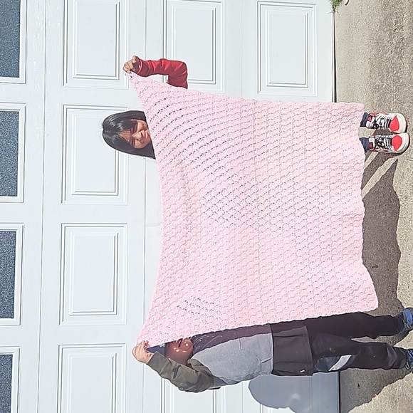 Hand Crafted handmade crochet shell stitch pink blanket gender reveal Vintage - Picture 15 of 17
